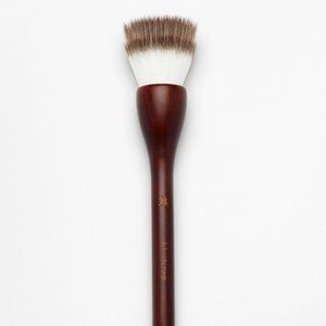 LA BOUCHE ROUGE HIGHLIGHTER BRUSH